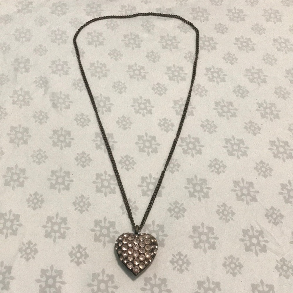 Adorable heart necklace